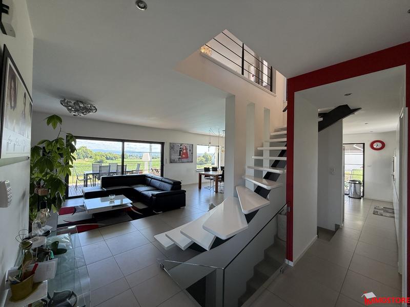 Maison - 210 m² - 7 pièces