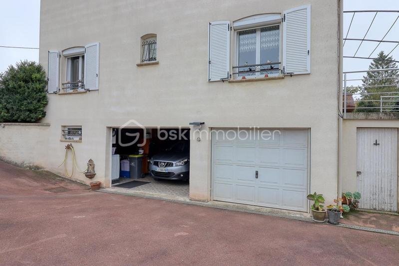 Maison traditionnelle - 193 m² - 8 pièces