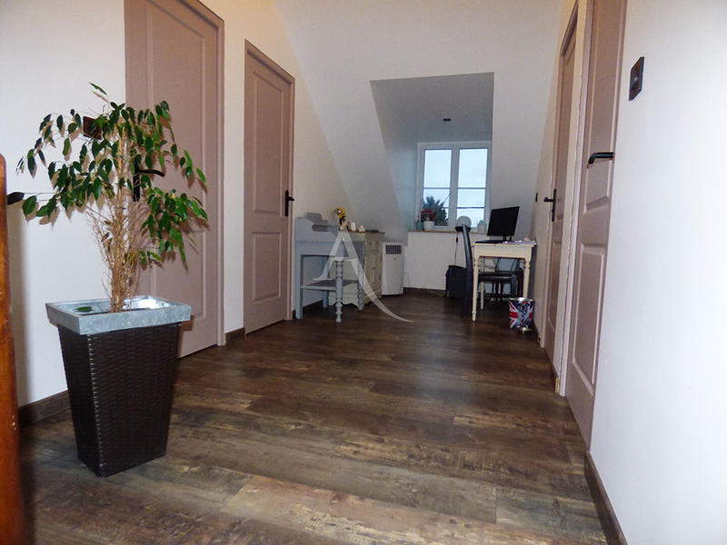 Maison - 192 m² - 9 pièces