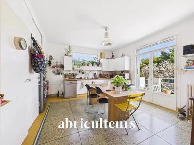 Appartement - 230 m² - 9 pièces