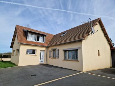 Maison traditionnelle - 185 m² - 8 pièces