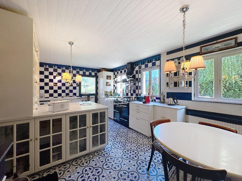 Maison ancienne - 286 m² - 7 pièces