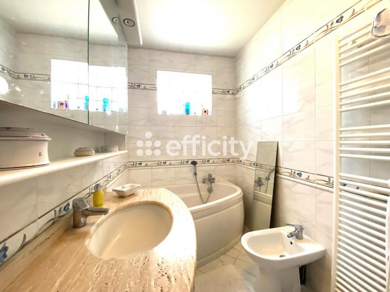 Maison - 120 m² - 4 pièces