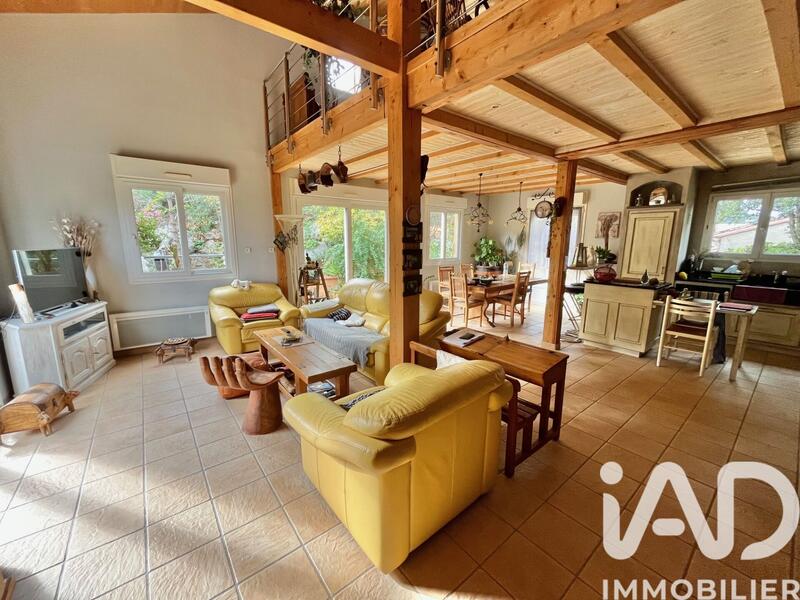 Maison - 140 m² - 5 pièces