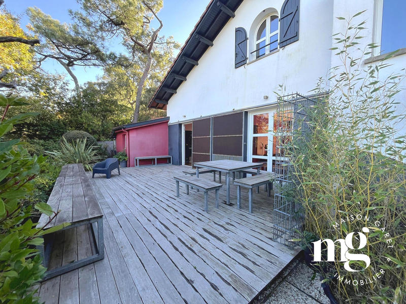 Villa - 200 m² - 7 pièces