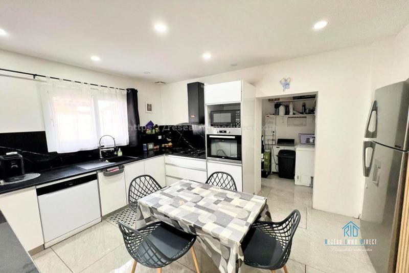 Maison jumelée - 111 m² - 5 pièces