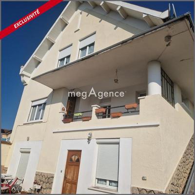 Maison - 328 m² - 12 pièces