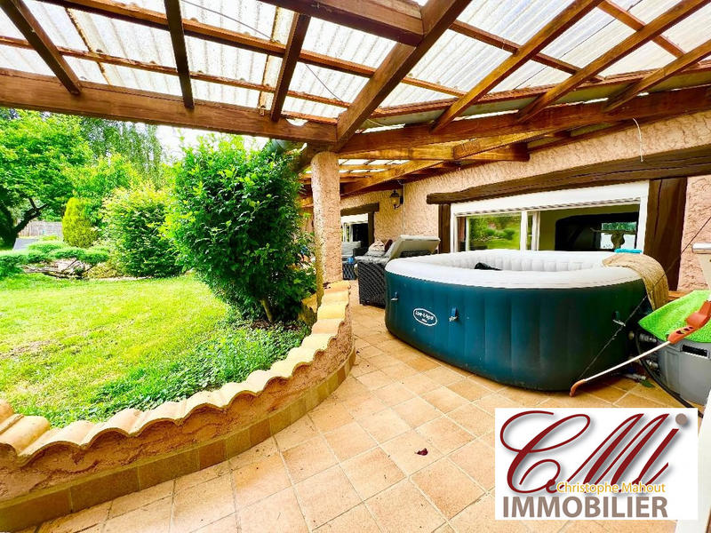 Maison - 208 m² - 6 pièces