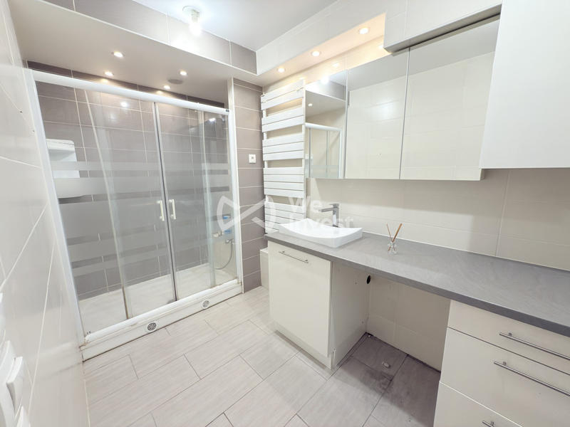 Appartement - 97 m² - 5 pièces