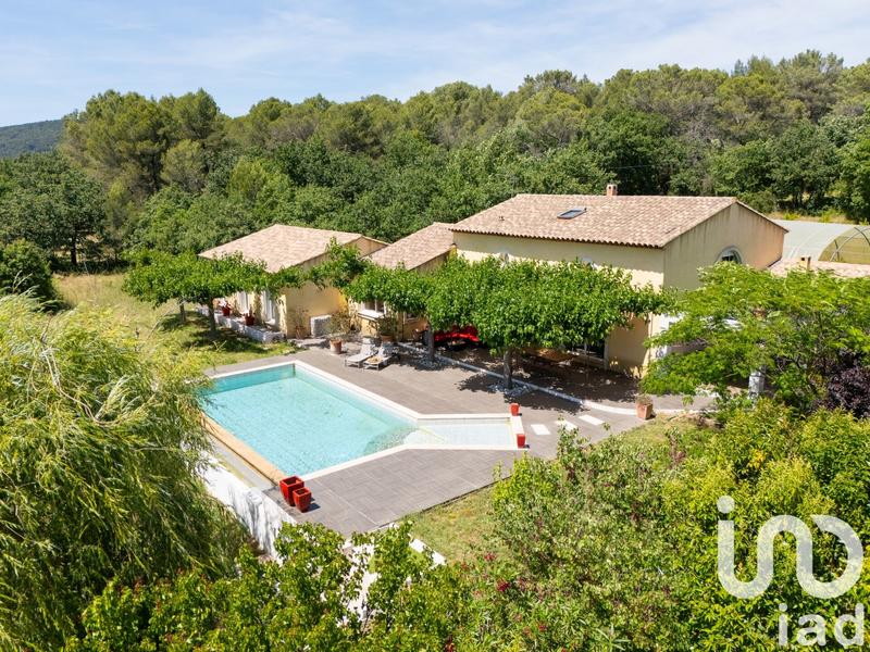 Maison - 290 m² - 6 pièces