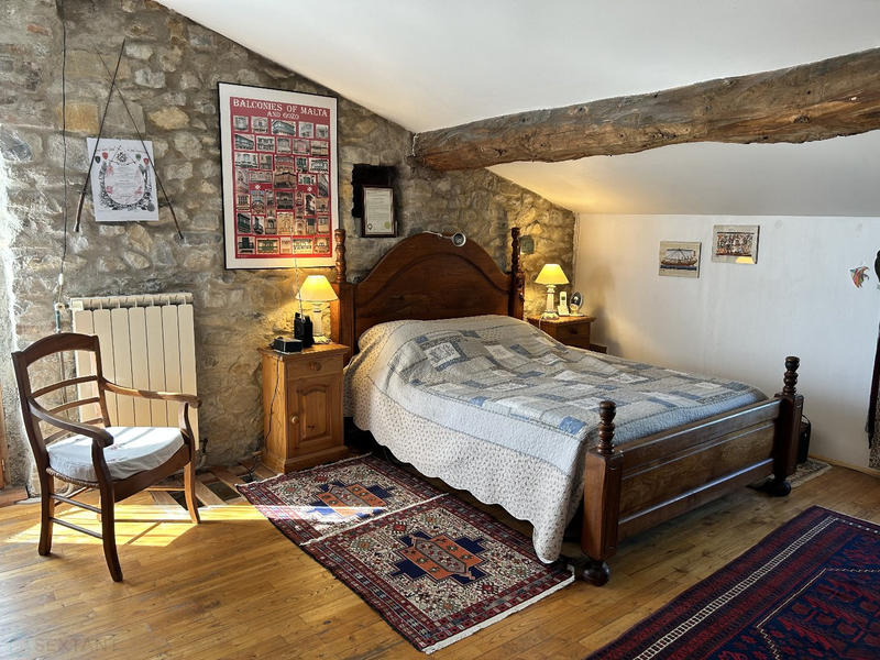 Maison - 187 m² - 9 pièces