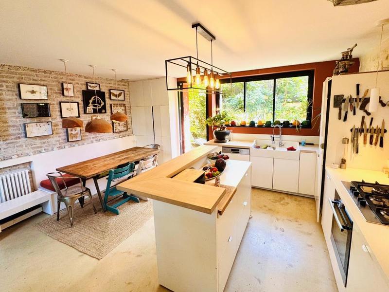 Maison - 200 m² - 6 pièces