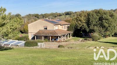 Maison - 309 m² - 10 pièces