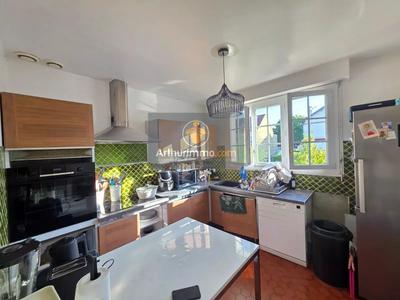 Maison - 180 m² - 6 pièces