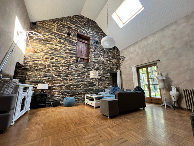 Propriété - 328 m² - 11 pièces