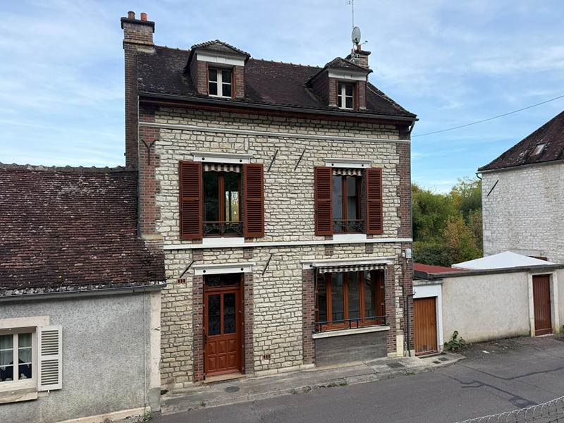 Maison de village - 99 m² - 6 pièces