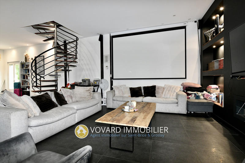 Maison - 193 m² - 5 pièces