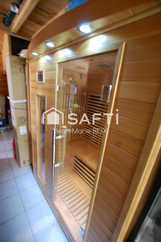 Maison - 285 m² - 6 pièces