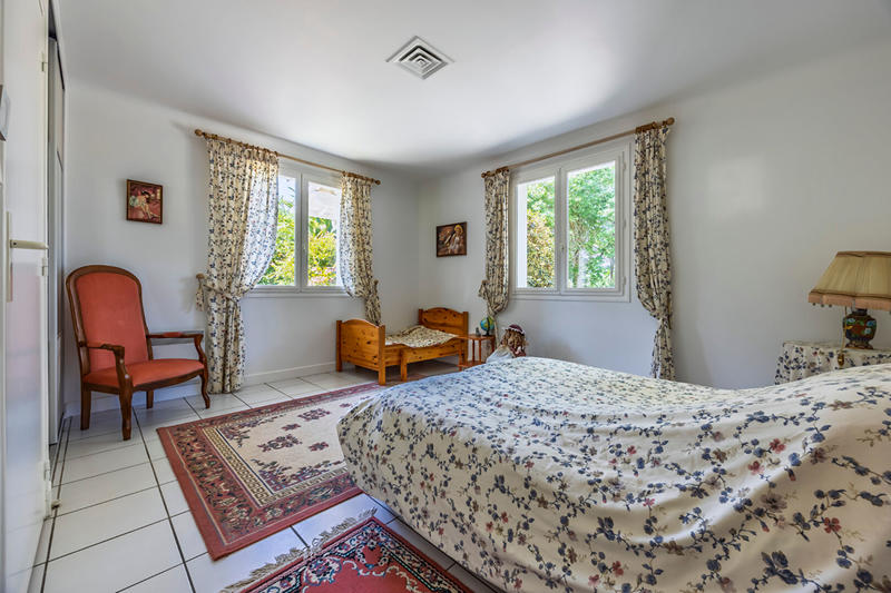 Villa - 255 m² - 6 pièces