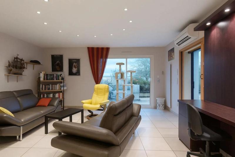 Maison - 273 m² - 8 pièces