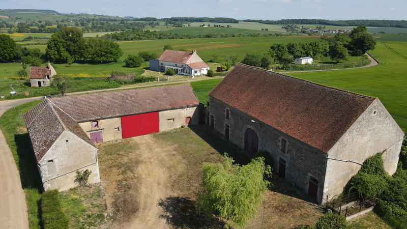 Propriété - 211 m² - 8 pièces