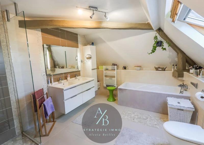 Maison en pierre - 240 m² - 7 pièces