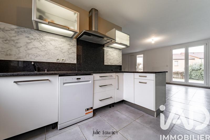 Maison - 90 m² - 5 pièces