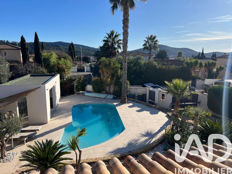 Maison - 188 m² - 8 pièces