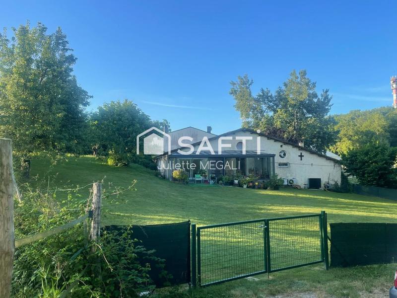 Maison - 296 m² - 11 pièces