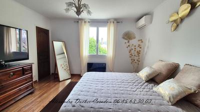 Villa - 247 m² - 8 pièces