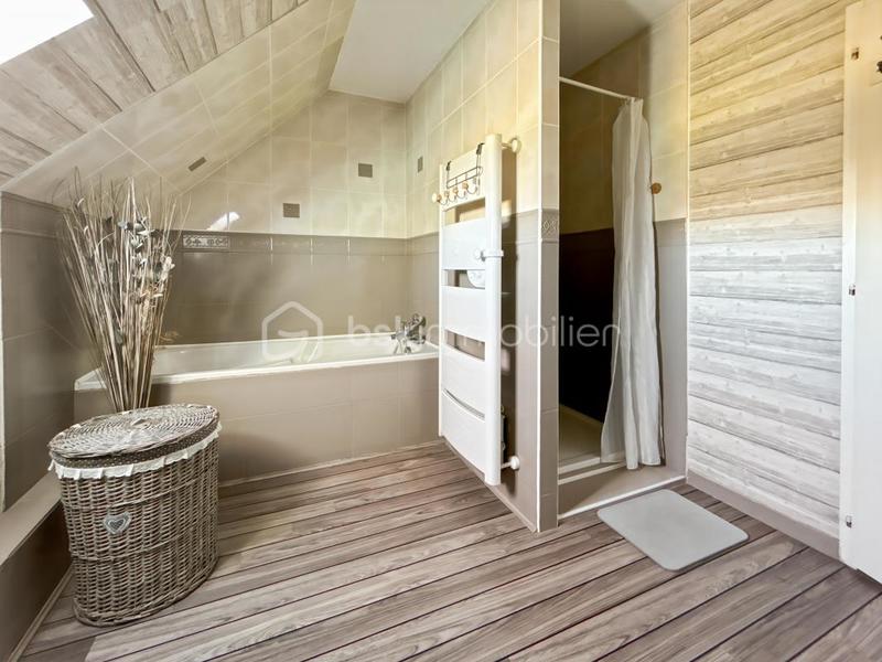 Maison - 179 m² - 6 pièces