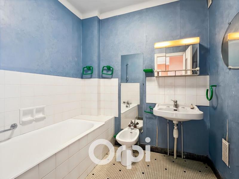 Appartement - 90 m² - 4 pièces