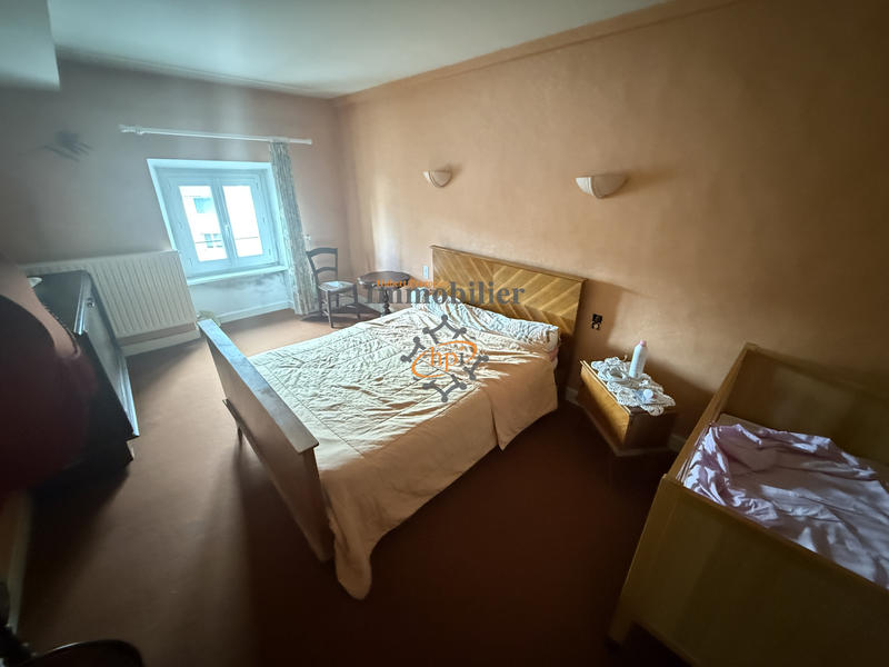 Maison - 275 m² - 3 pièces