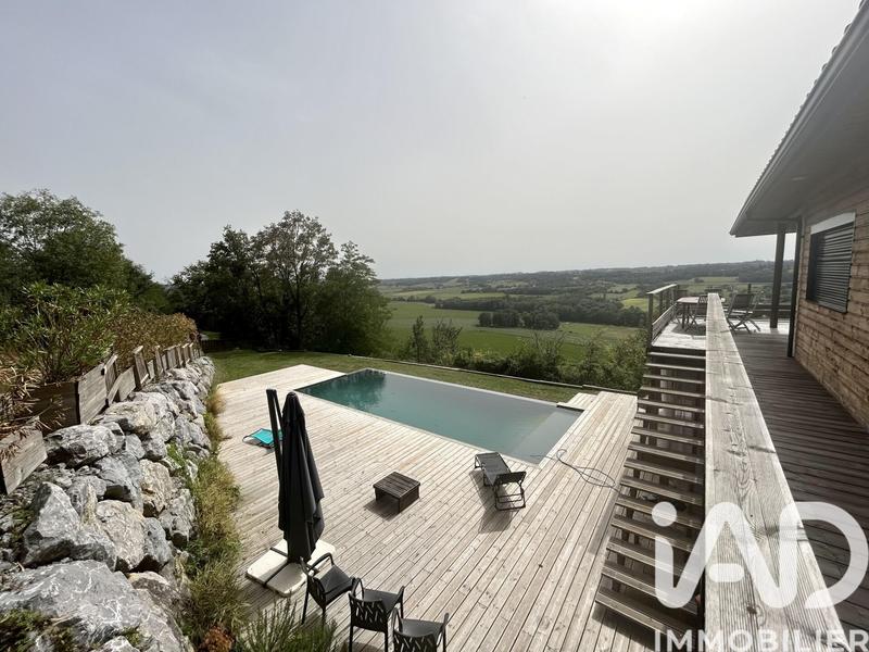 Maison - 284 m² - 6 pièces