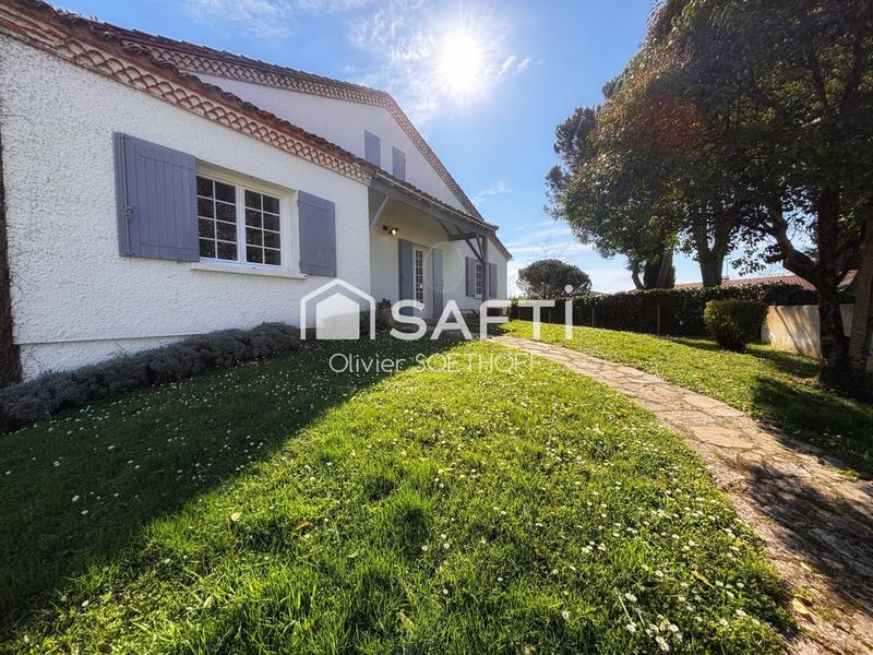 Maison - 220 m² - 8 pièces