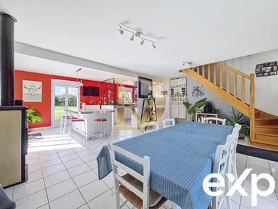 Maison - 245 m² - 11 pièces