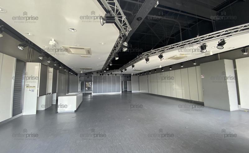 Local commercial - 256 m²