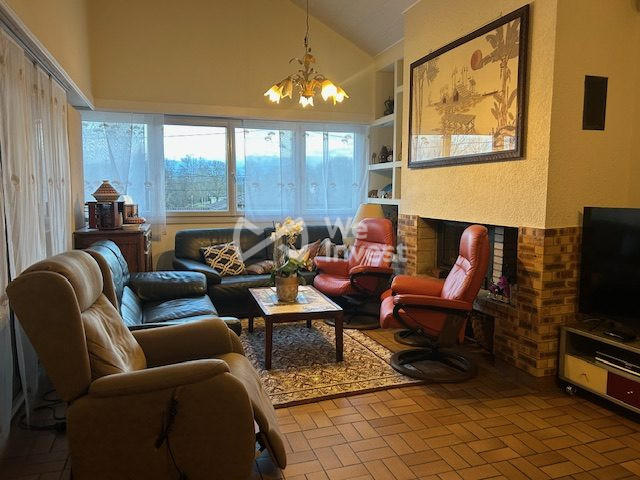 Maison - 200 m² - 7 pièces