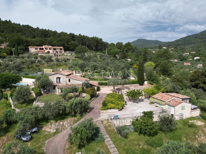 Villa - 185 m² - 8 pièces