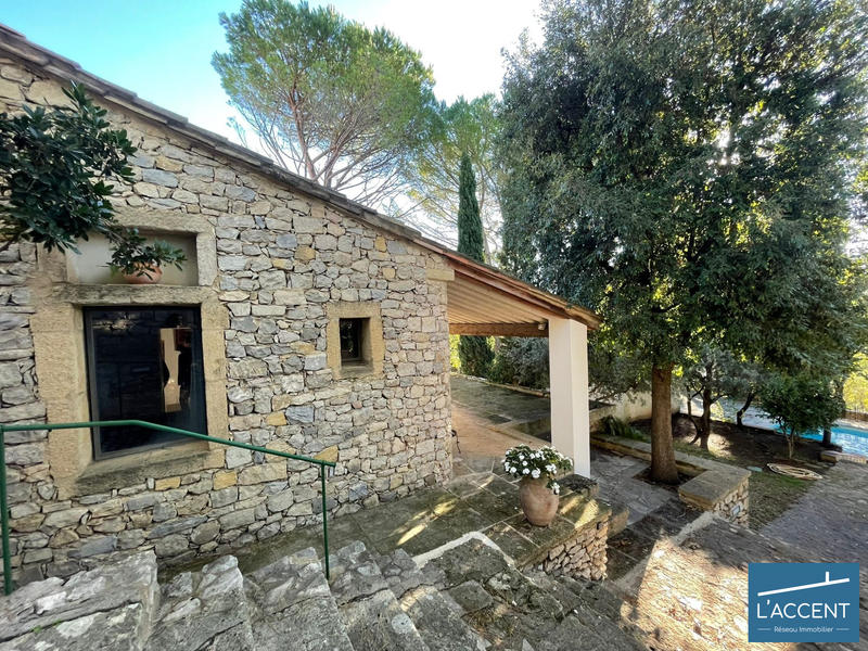 Maison - 375 m² - 15 pièces