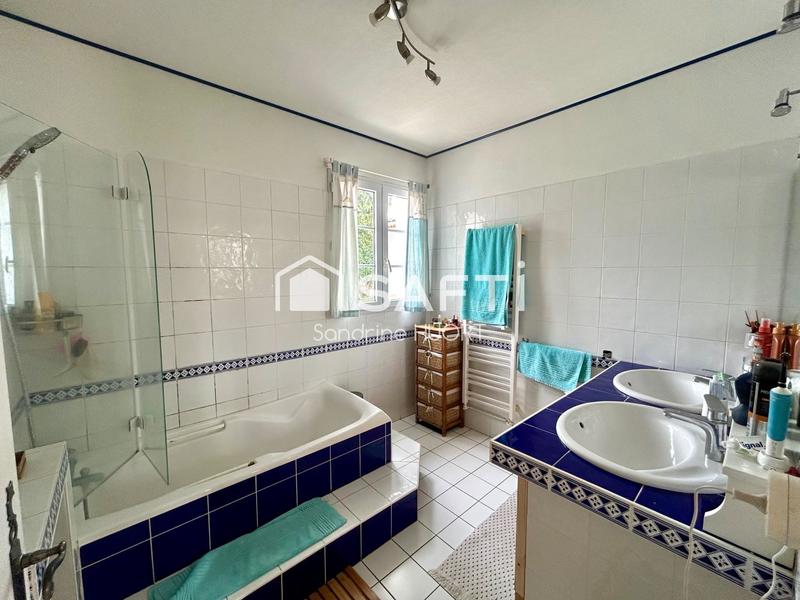 Maison - 166 m² - 7 pièces