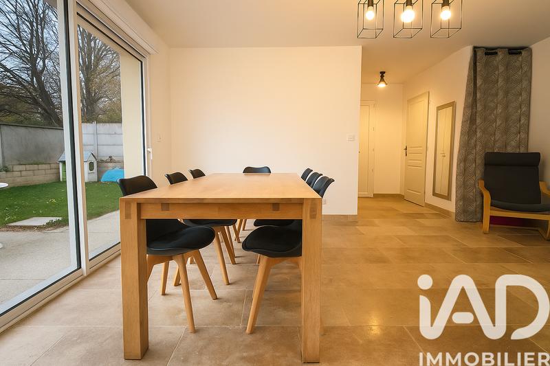 Maison - 92 m² - 5 pièces