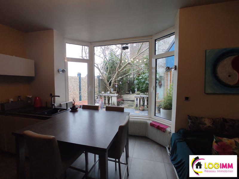 Maison - 205 m² - 7 pièces