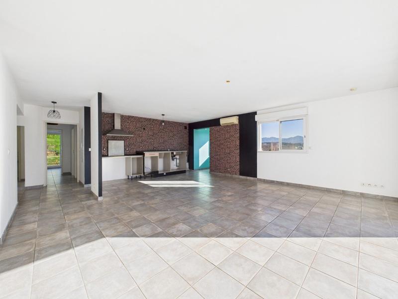 Appartement - 111 m² - 4 pièces