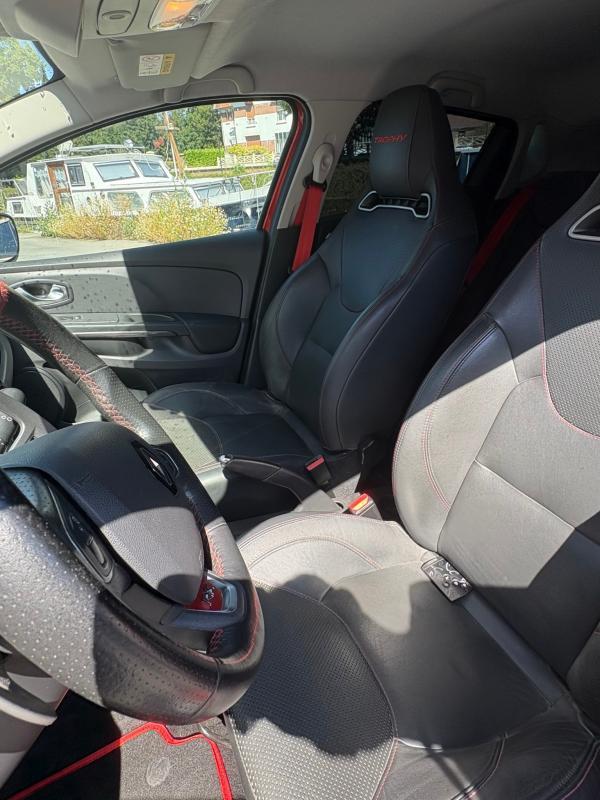 Renault Clio IV Rs Trophy 220 n°1066 Full