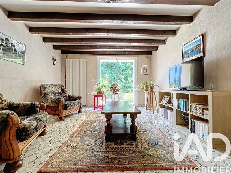 Maison - 239 m² - 8 pièces