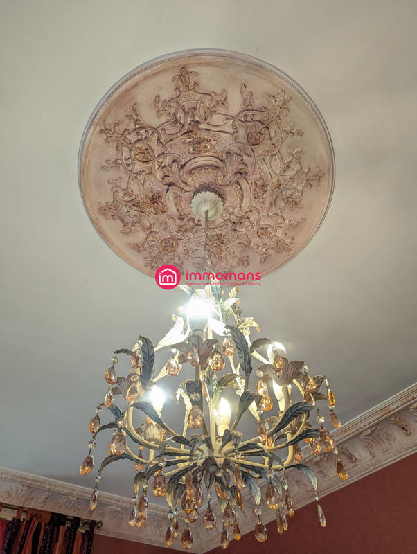 Maison - 203 m² - 9 pièces