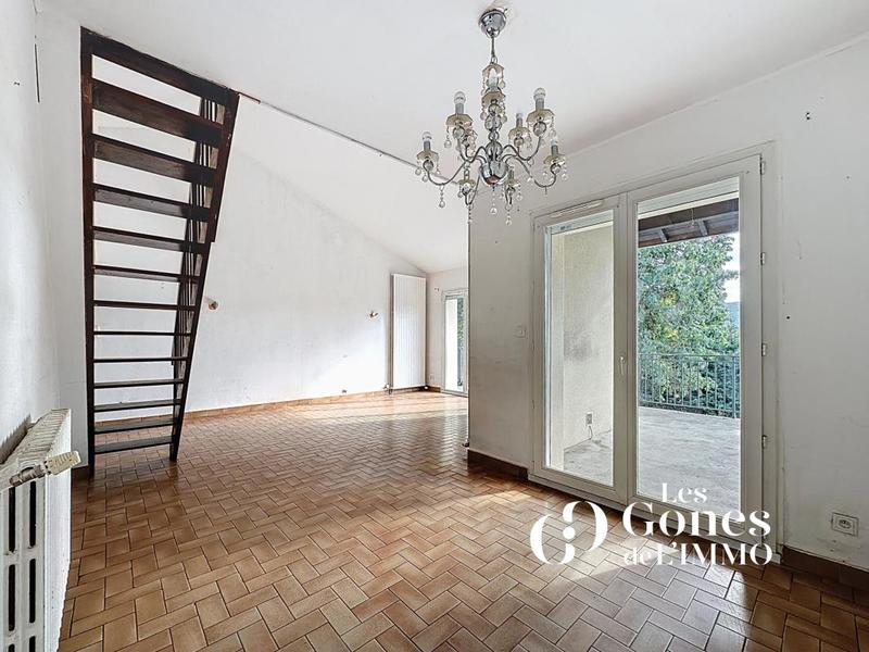 Maison - 235 m² - 8 pièces