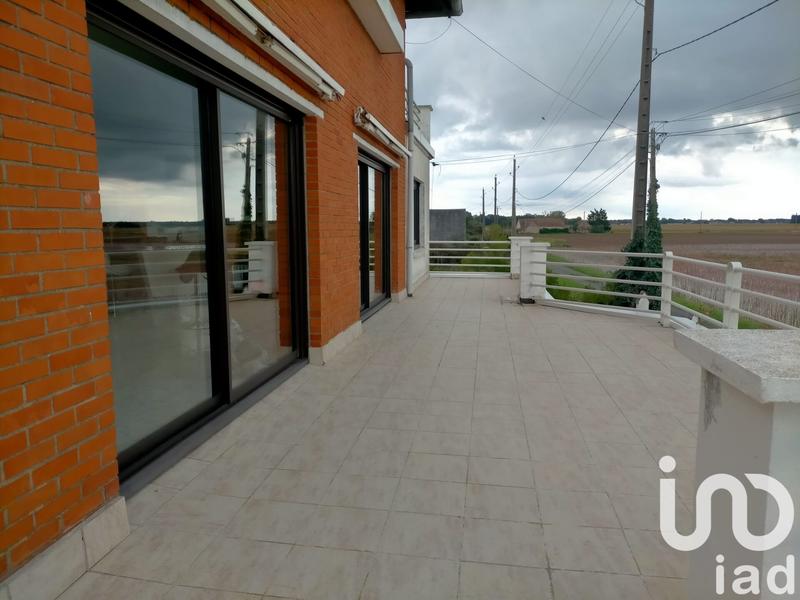 Maison - 303 m² - 9 pièces