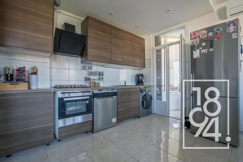 Appartement - 111 m² - 4 pièces